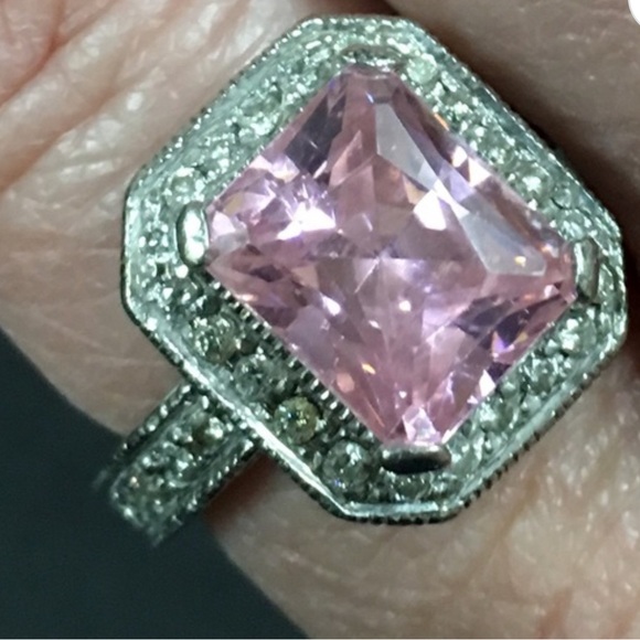 Beautiful Pink Sapphire Stone Sterling Silver Ring - Picture 3 of 9